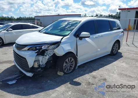 2025 Toyota Sienna Xle z USA, uszkodzony, nr VIN 5TDYRKEC4SS249344
